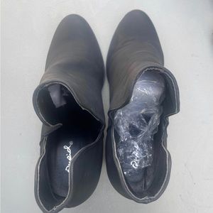 Size 8.5 black booties